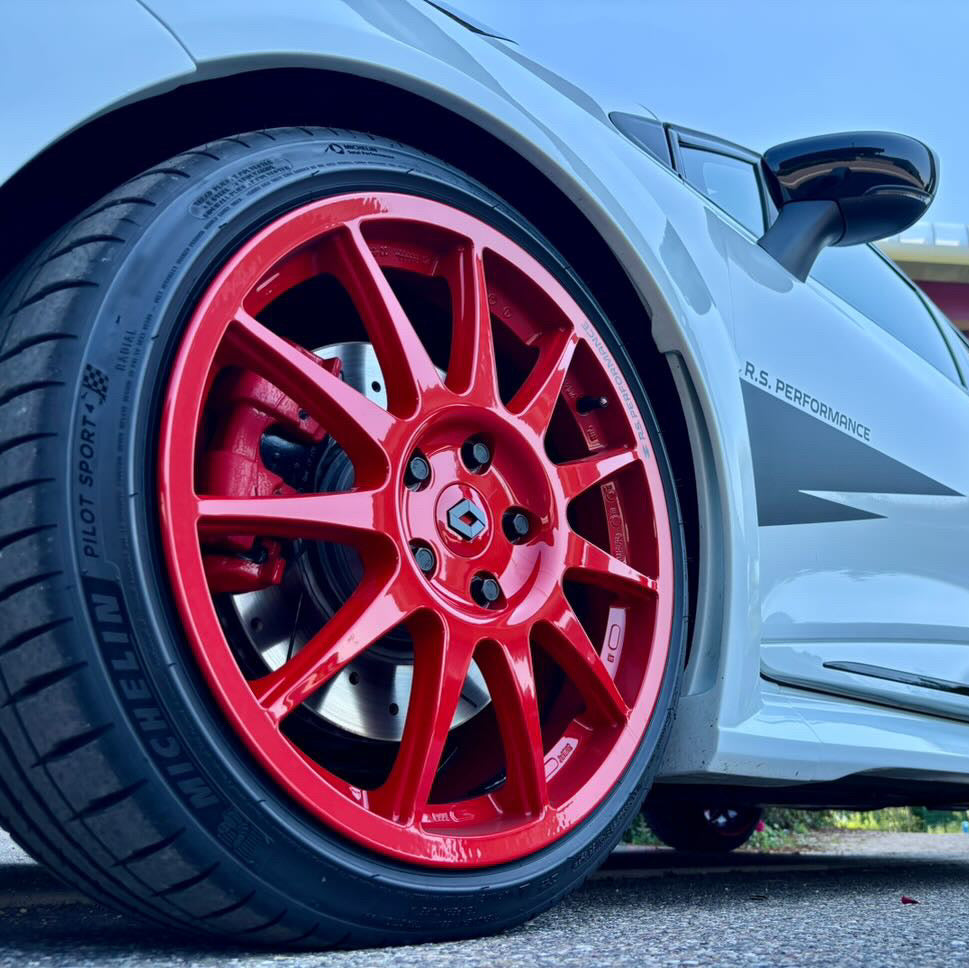 Centre de Roues Noir/Rouge 57mm pour Renault Sport