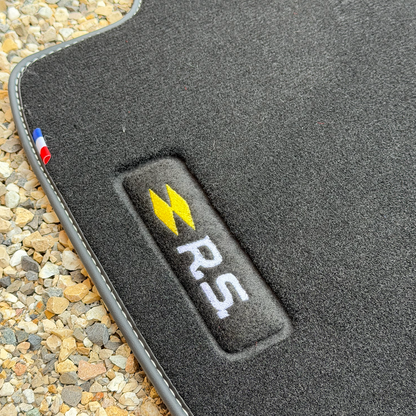 Lot de 4 tapis avec broderie "RS" Jaune pour Renault Sport - JOYAUTO