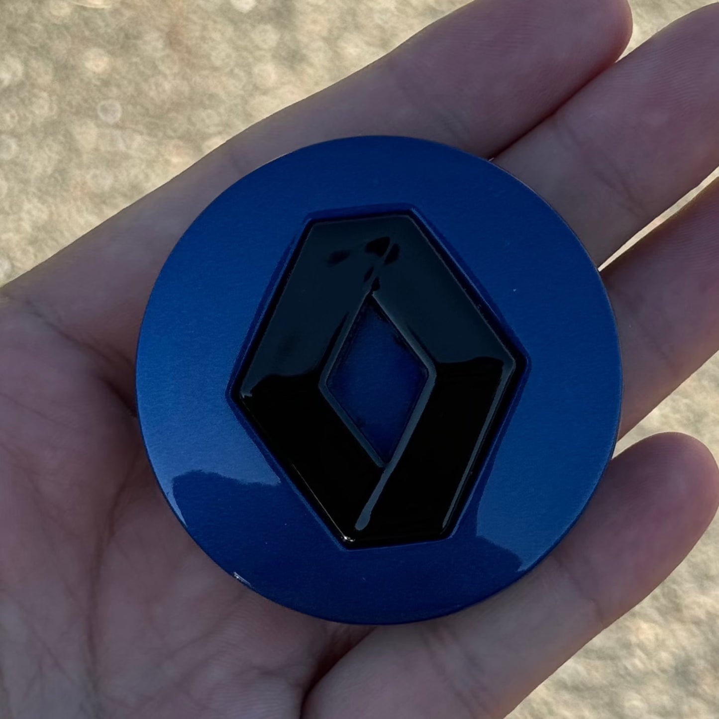 AOWNE Lot de 4 Cache-moyeux de 57 mm, avec logo pour Renault, Noir AOWNE Lot de 4 Cache-moyeux de 57 mm, avec logo pour Renault, Noir