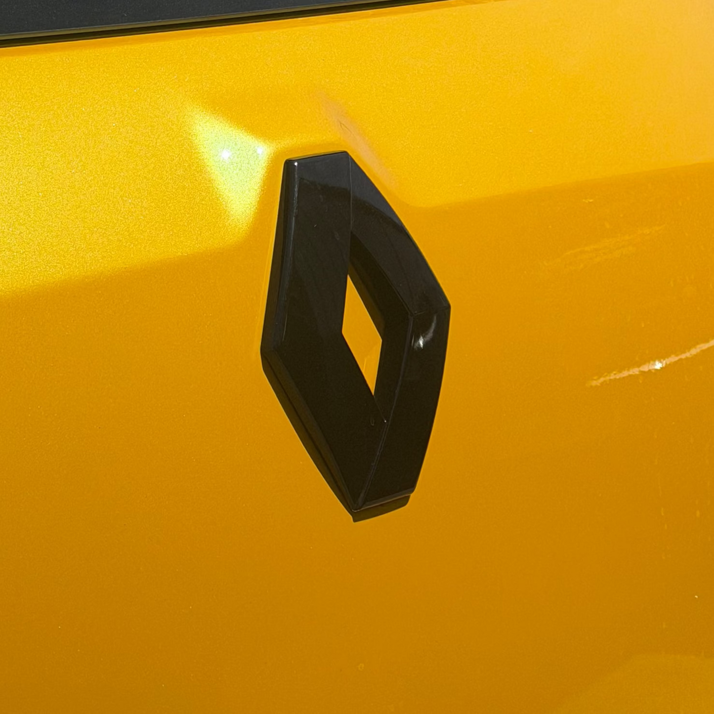Logo Arrière Noir Clio 4rs POUR MODÈLE SANS CAMÉRA